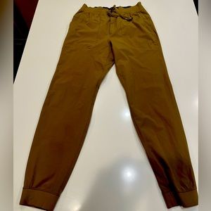 Mens lululemon ABC jogger 34” length size L. Worn once, too long for me